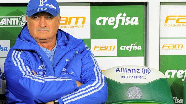 Felipão na partida contra o Atlético-PR