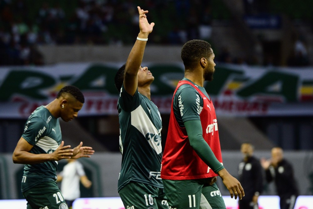 Sonho realizado, família reunida e elogio de Abel: como foi a estreia de Endrick no Palmeiras