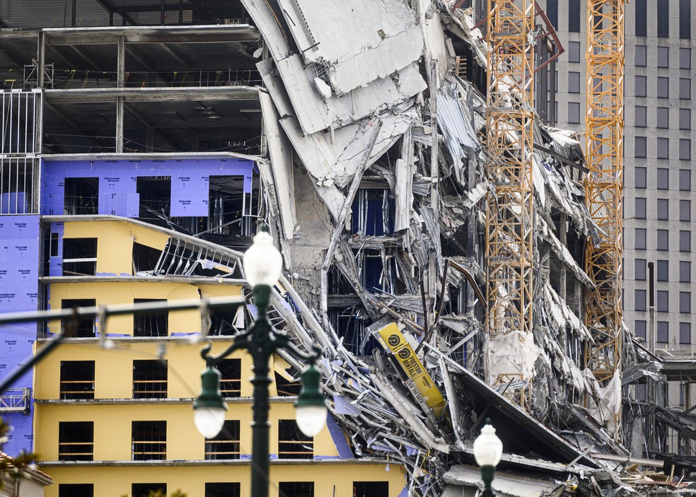 Hotel que desabou em Nova Orleans, nos Estados Unidos — Foto: Emily Kask/AFP