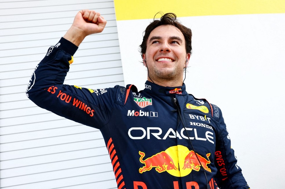 Sergio Pérez comemora pole position no GP de Miami da F1 2023 — Foto: Mark Thompson / GETTY IMAGES NORTH AMERICA / Getty Images via AFP
