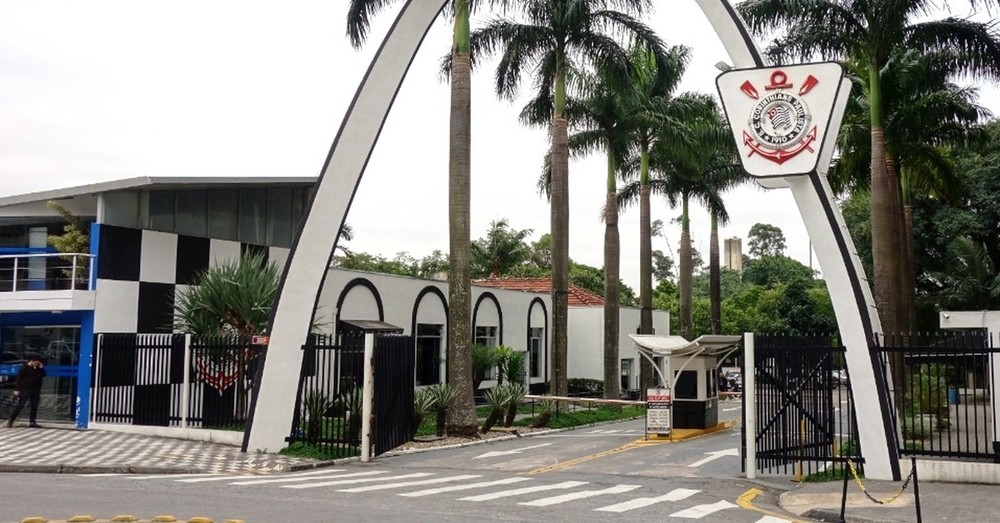 Corinthians promete quitar dívida com empresa de marmitas em 2018