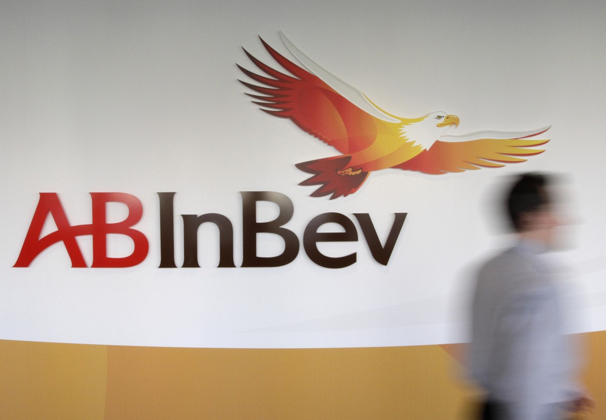 Carlos Brito deixará cargo de CEO da AB InBev; Michel Doukeris será o  sucessor | Empresas | Valor Econômico