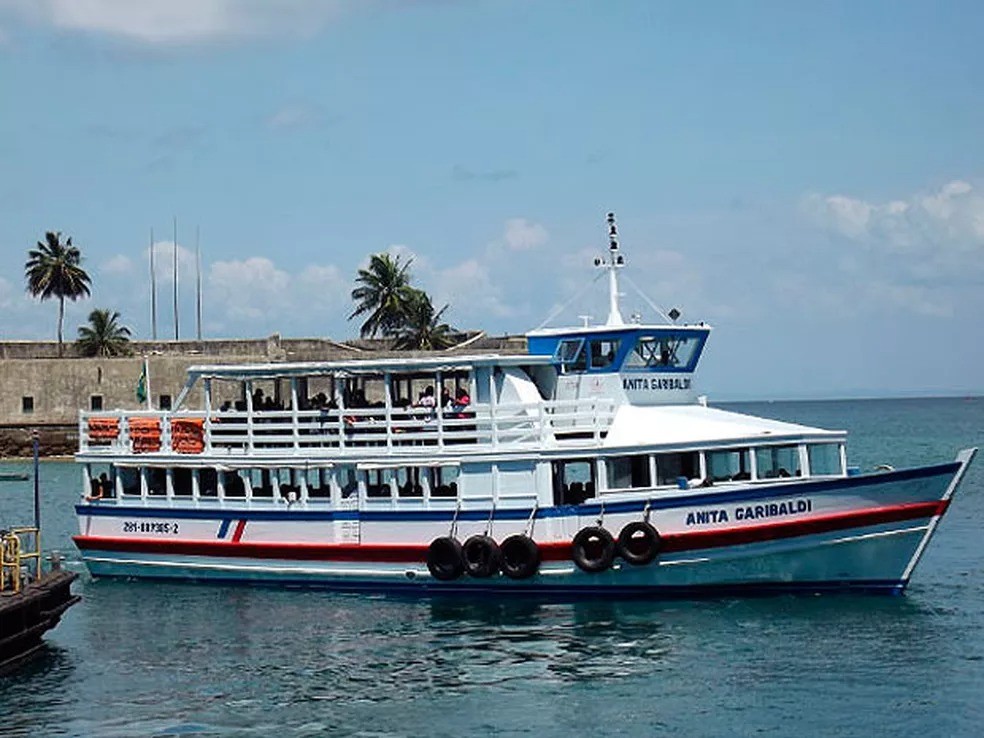Travessia Salvador-Mar Grande tem fluxo tranquilo neste domingo; sistema opera com seis embarcações