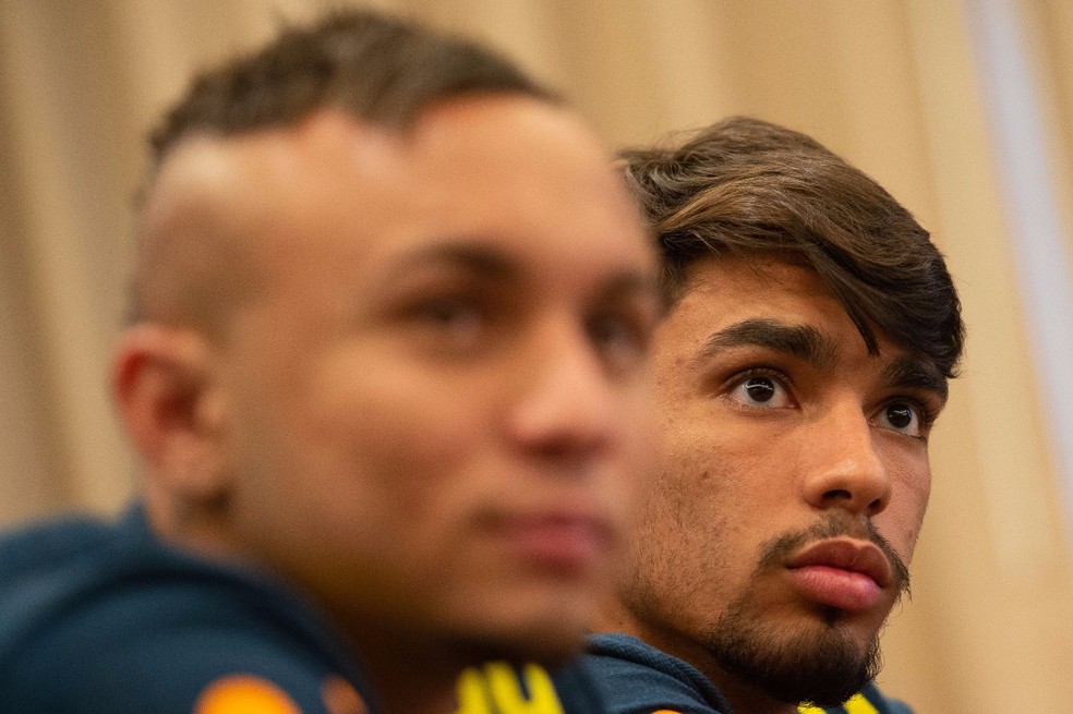 Everton esteve com Lucas Paquet&aacute; na coletiva da sele&ccedil;&atilde;o brasileira (Foto: Pedro Martins / MoWA Press)
