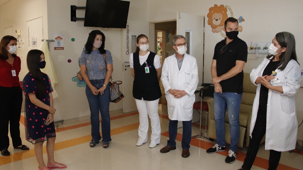 Vitória doou a figurinha Legend Gold do Neymar ao HCM de Rio Preto (SP) — Foto: Divulgação