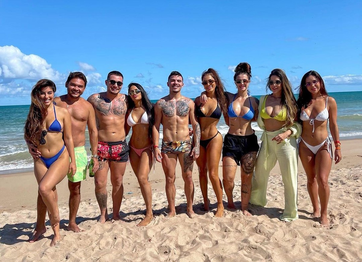 Flay, Gizelly e Lais Caldas curtem praia com Thomas Costa, Bárbara Labres e outros influencers (Foto: Reprodução Instagram)