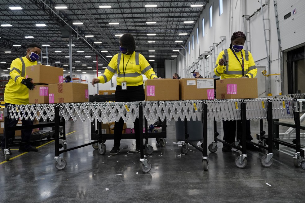 Setor de logística registrou maior variação salarial, com o cargo de coordenador de depósito — Foto: Paul Sancya/Reuters