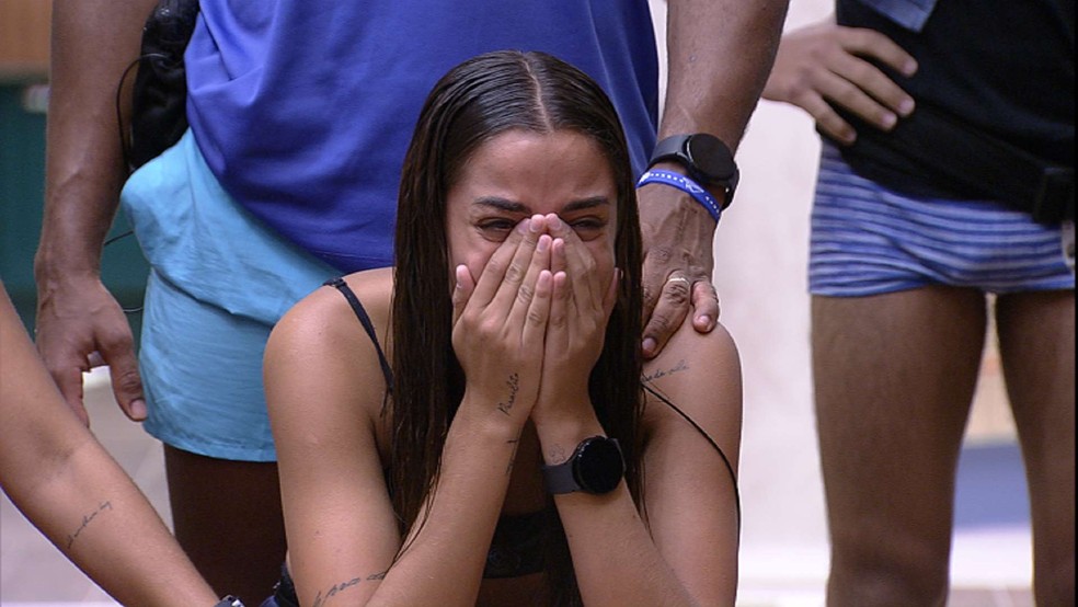 Key Alves se emociona com mensagem de Gustavo no BBB — Foto: Globo