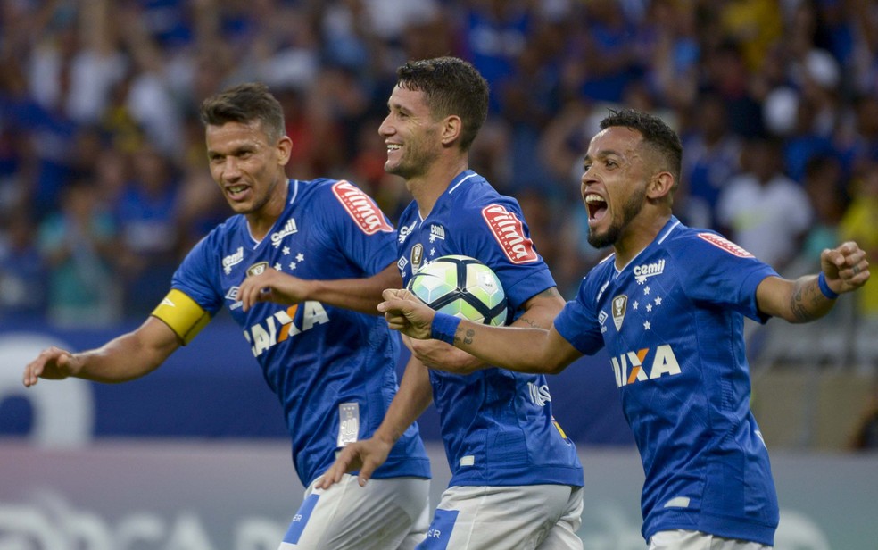 Thiago Neves volta a marcar e fica perto de atingir meta de assitências  (Foto: Washington Alves)