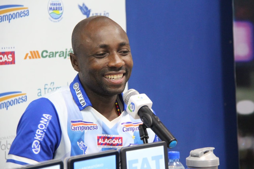 Pablo Armero, lateral-esquerdo do CSA — Foto: Denison Roma/GloboEsporte.com