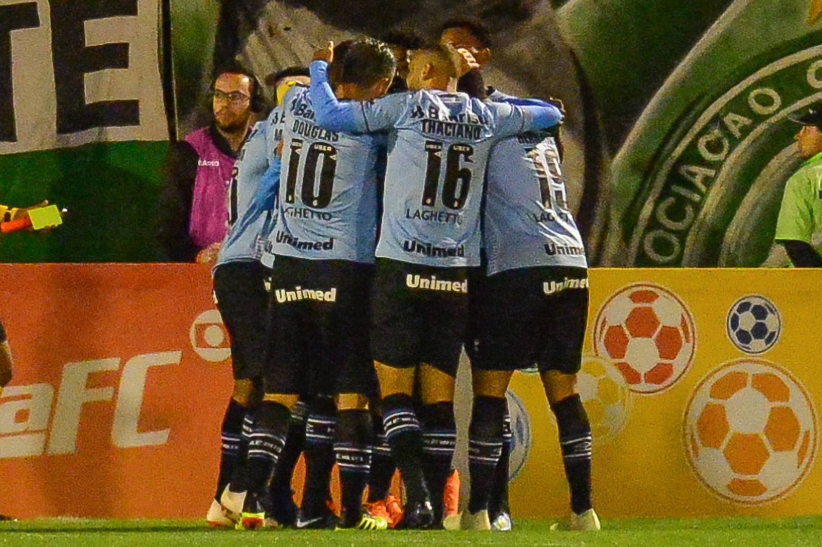 Hernane e Pepê afinam parceria com gol e esperam ajudar o Grêmio no Brasileirão