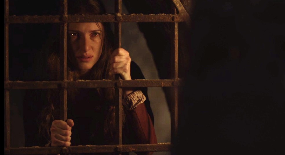 Lucíola diz a Catarina que irá contar todos os crimes da princesa (Foto: TV Globo)