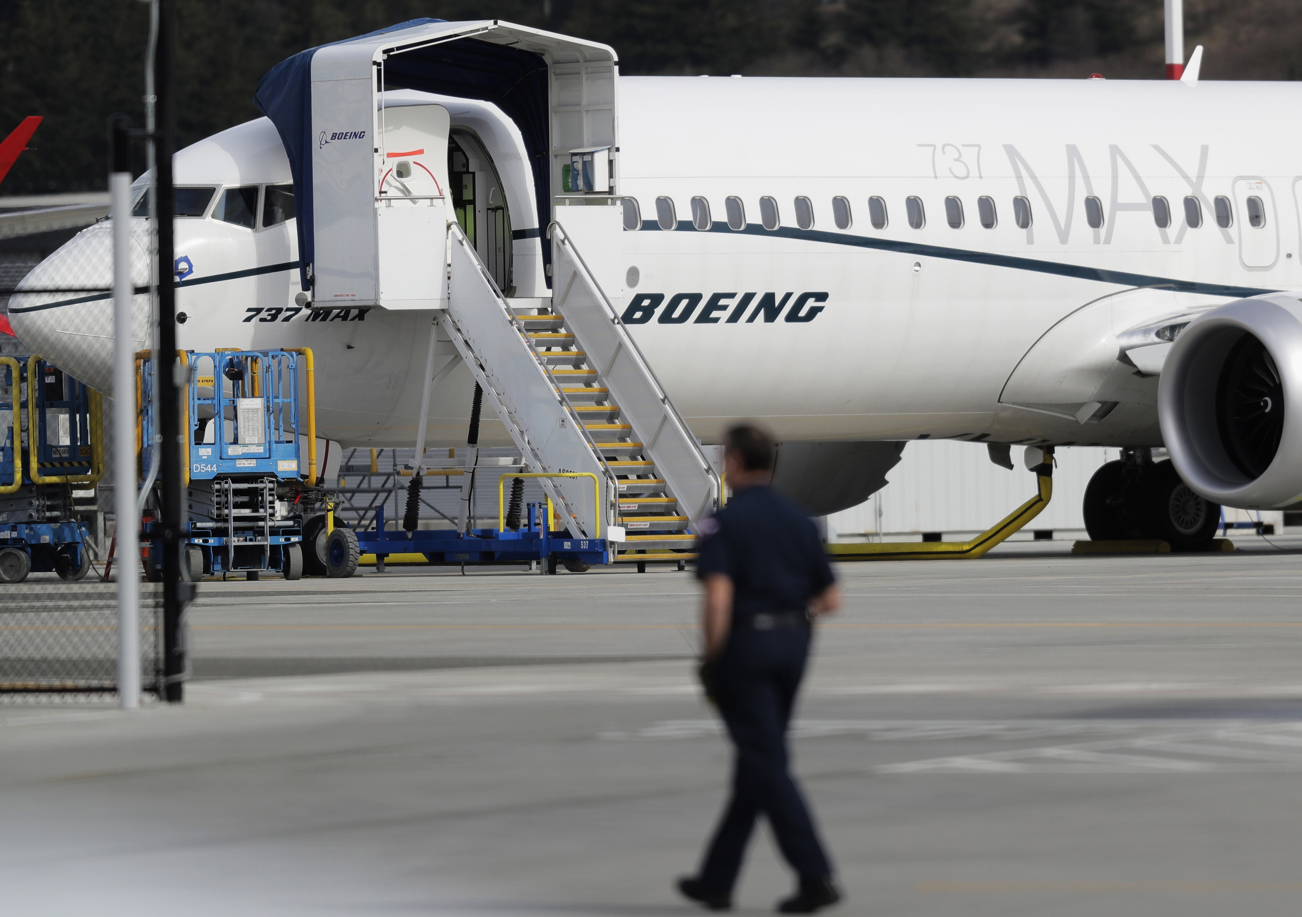 Boeing entrega 22 jatos em fevereiro e tem encomendas positivas pela 1ª vez em 14 meses thumbnail
