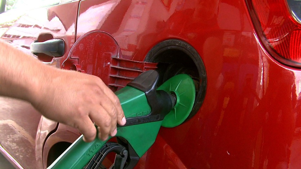 Economia pode chegar a R$ 0,20 por litro e até R$ 75 por tanque de combustível em Alagoas — Foto: Reprodução/TV Gazeta