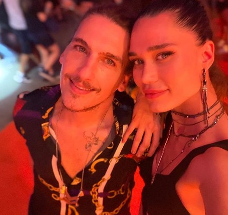 Rhay Polster com o namorado, Caio Sóh (Foto: Reprodução/Instagram)