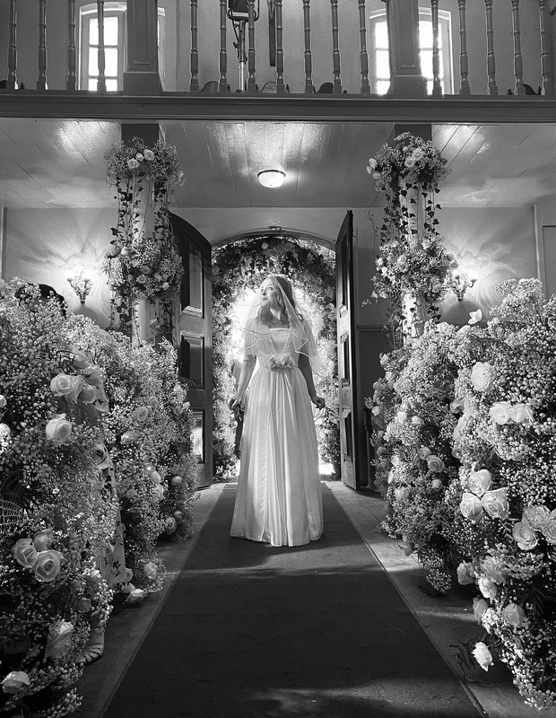 Larissa Manoela vestida de noiva em Além da Ilusão (Foto: Reprodução/Instagram)