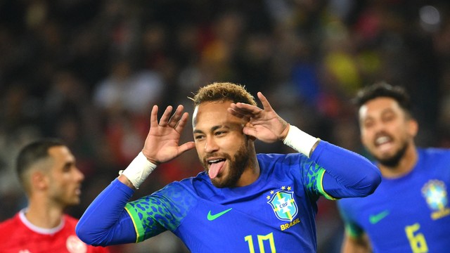 Neymar faz comemoração característica em Brasil x Tunísia 