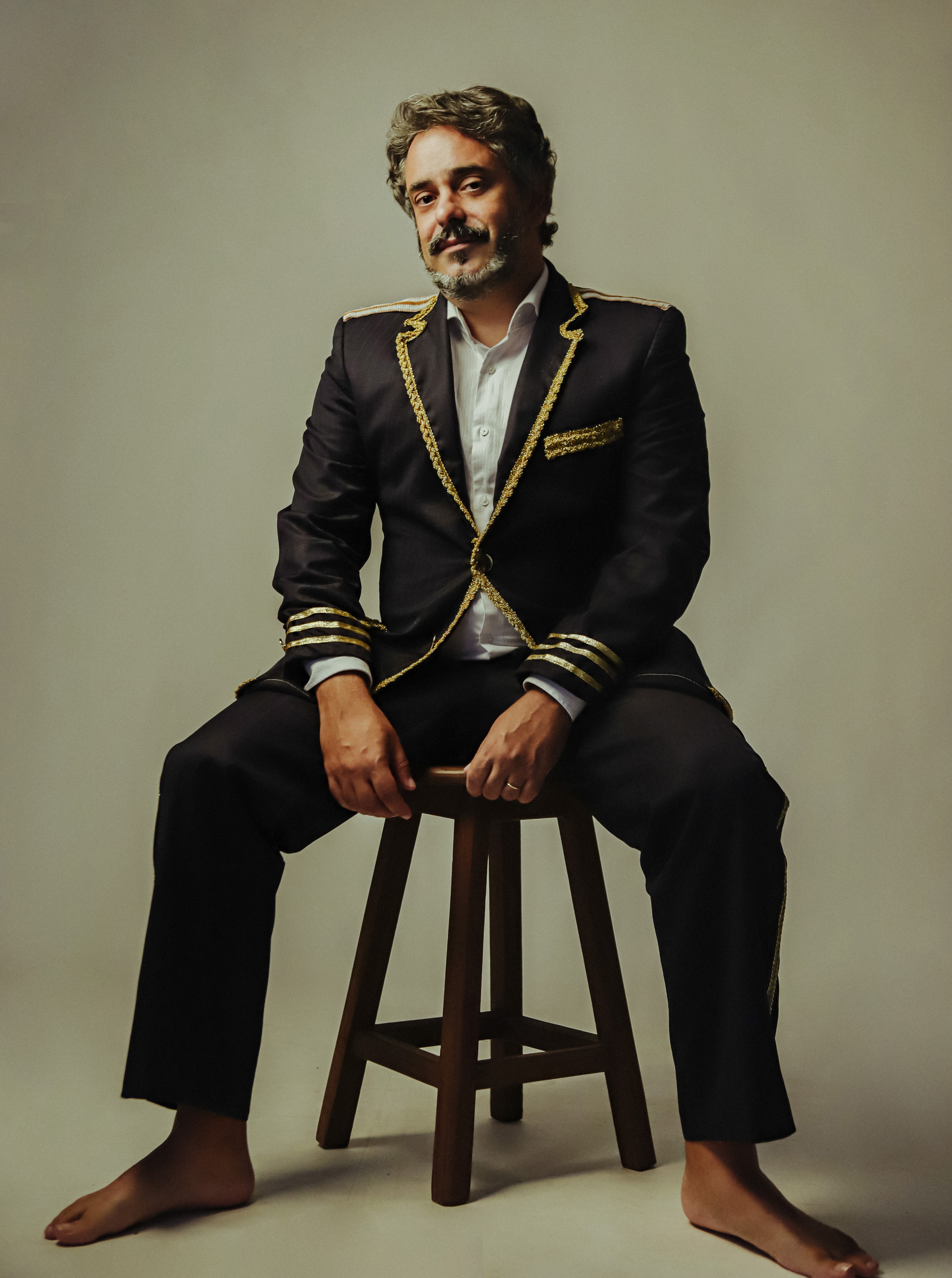 André Mussalem expõe 'Memórias do Capitão Melancolia' em álbum com Regional da Tristeza que Balança