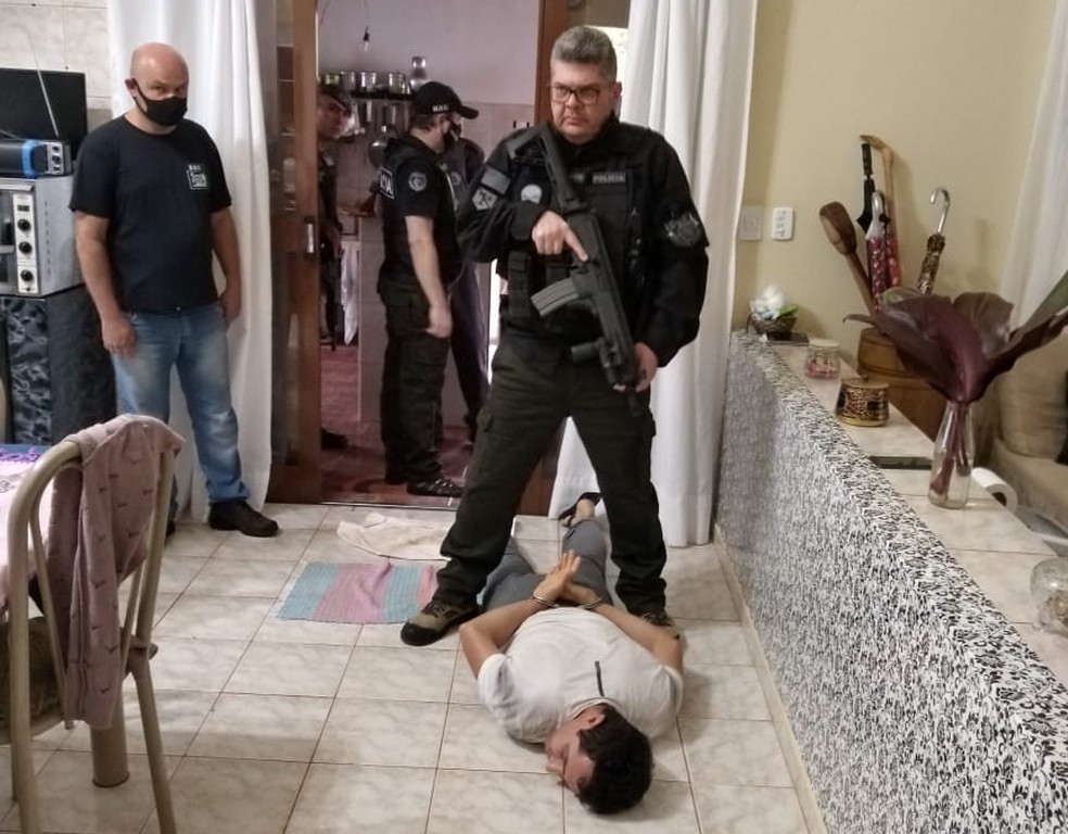 Luciano Castro de Oliveira, o 'Zequinha', foi preso junto com a esposa em um sítio em Tejupá (SP) — Foto: Polícia Civil/Divulgação