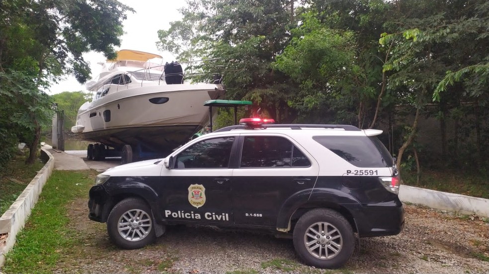 Polícia recupera barco roubado avaliado em R$ 3 milhões no Litoral Norte de SP. — Foto: Divulgação/Polícia Civil