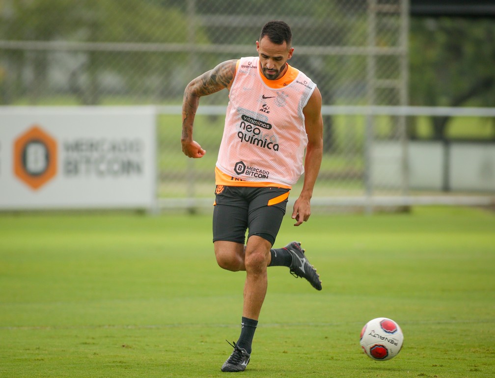 Renato Augusto em treino do Corinthians — Foto: Rodrigo Coca/Ag. Corinthians