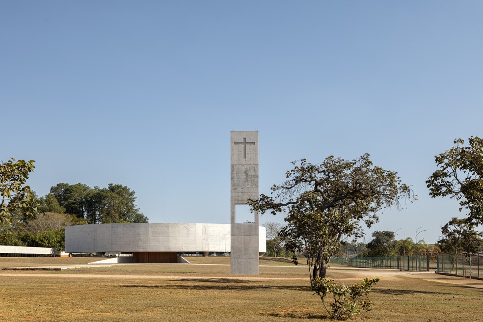 Nova paróquia em Brasília evoca o espírito de Oscar Niemeyer — Foto: Joana Franca