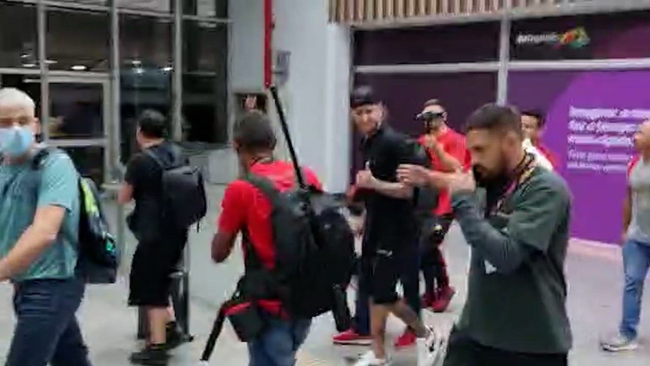 Pulgar desembarca no Rio para assinar com o Flamengo