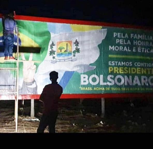 Outdoor em apoio a Bolsonaro em Pau dos Ferros (RN)