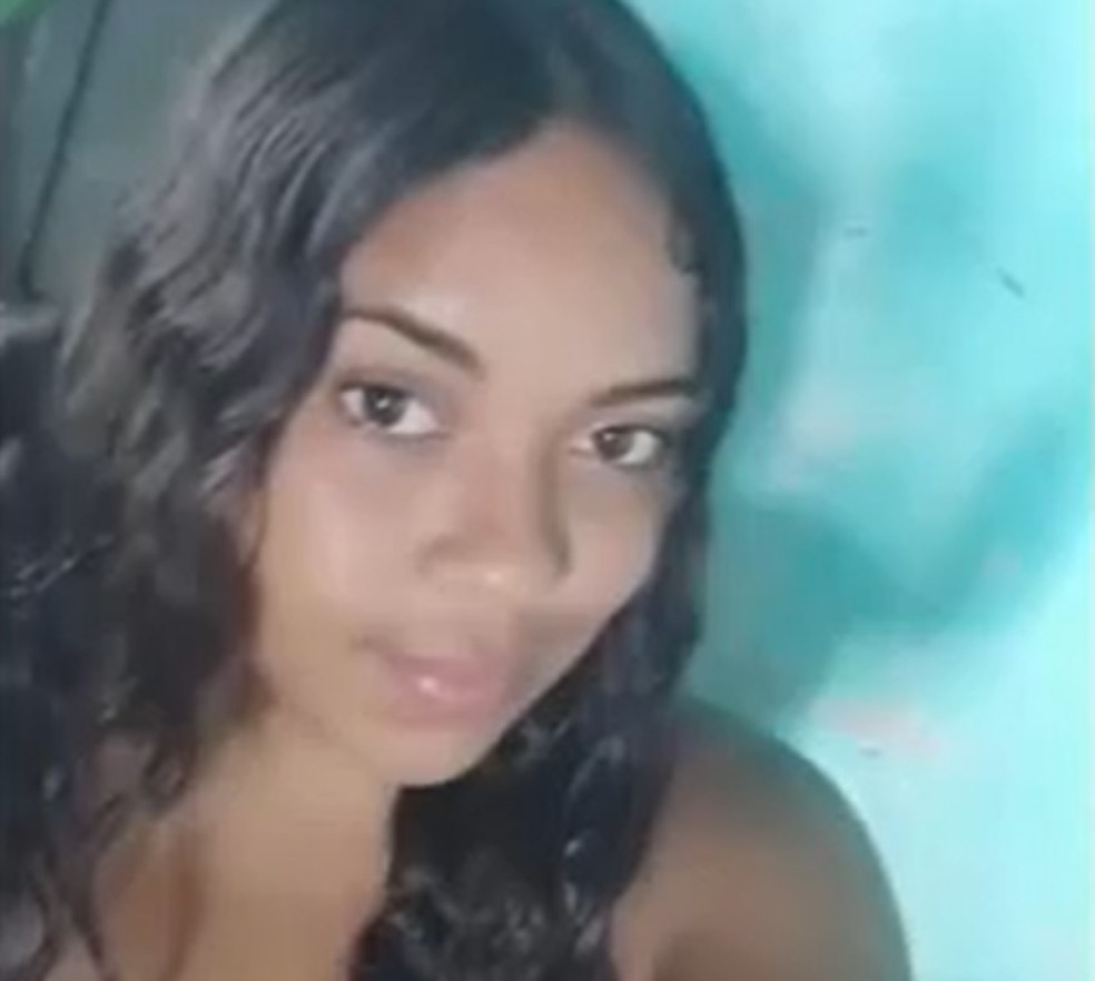 Corpo de adolescente de 17 anos é encontrado em praia no extremo sul da Bahia — Foto: TV Santa Cruz