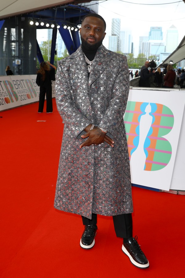 LONDON, ENGLAND - MAY 11: Headie One arrives at The BRIT Awards 2021 at The O2 Arena on May 11, 2021 in London, England. (Photo by JMEnternational/JMEnternational for BRIT Awards/Getty Images) (Foto: JMEnternational for BRIT Awards/)