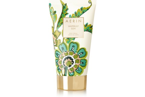 O creme corporal Waterlily Sun, da Aerin (US$ 58), tem combinação refrescante de jasmim-árabe e bergamota siciliana