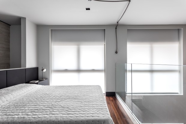 Loft de 72 m²: tons escuros, minimalismo e design assinado   (Foto: Eduardo Macarios)