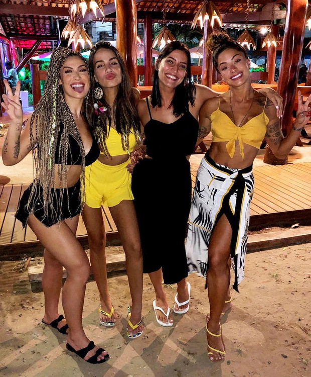 Aline Riscado, Bianca Andrade e amigas (Foto: Reprodução/Instagram)