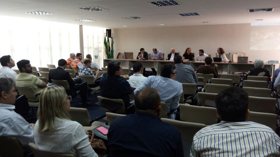 Reunião entre representantes do Governo, prefeitos e empresários da região do Vale do Açu aconteceu nesta quarta-feira (13) (Foto: Lamonier Araújo/Inter TV Cabugi)