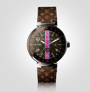 Louis Vuitton e Google se juntaram para lançar o relógio The Tambour Horizon, que funciona na plataforma Android Wear 2.0 e mantém o design-assinatura da linha Tambour, de 2002, ao mesmo tempo em que oferece inúmeras possibilidades de customização
