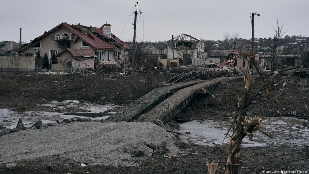 Cenário de destruição em Bakhmut — Foto: AP