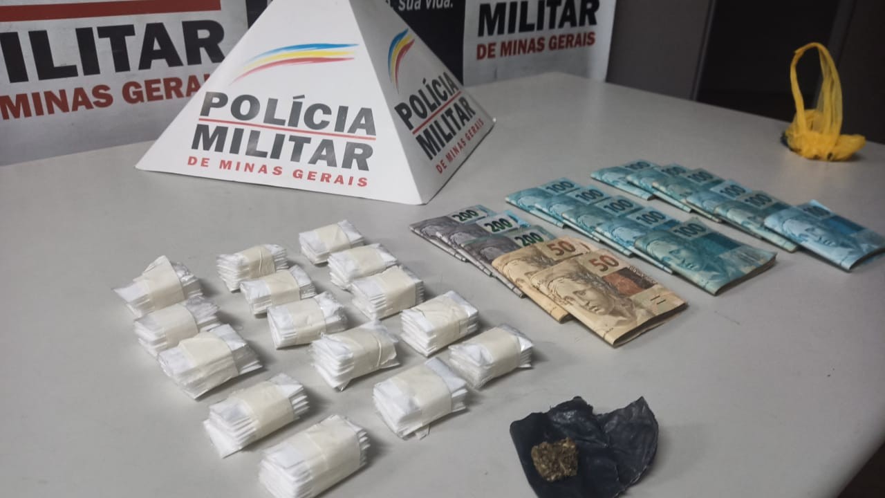Mulher é detida com 150 papelotes de cocaína e mais de R$ 15 mil em Nova Serrana