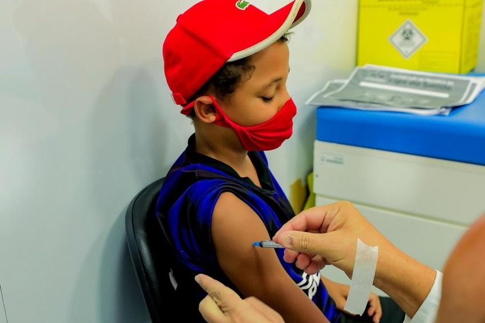 Vacinação contra a Covid de crianças em Porto Alegre  — Foto: Alex Rocha/PMPA