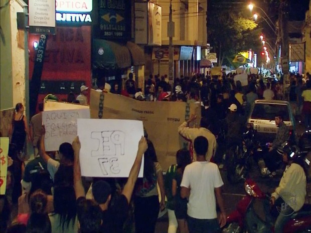 Apesar de pacífica, polícia registrou incidente em manifestação de São Sebastião do Paraíso. (Foto: Reprodução EPTV)
