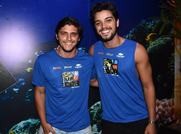 Bruno Gissoni e Rodrigo Simas (Foto: Caio Duran e Charles Naseh / Divulgação)