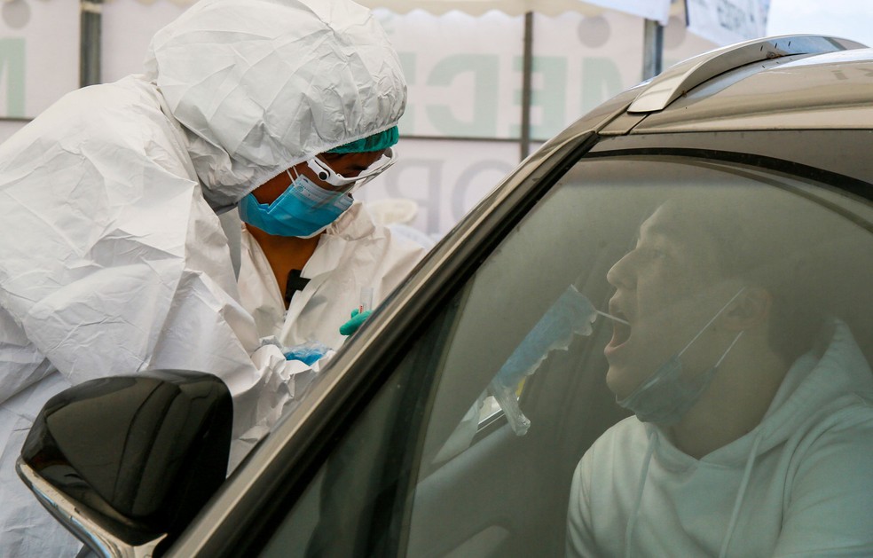 Baixada Santista registra 676 novos casos de Covid-19 em 24h e ultrapassa 29 mil confirma&ccedil;&otilde;es &mdash; Foto: Ruslan Pryanikov / AFP