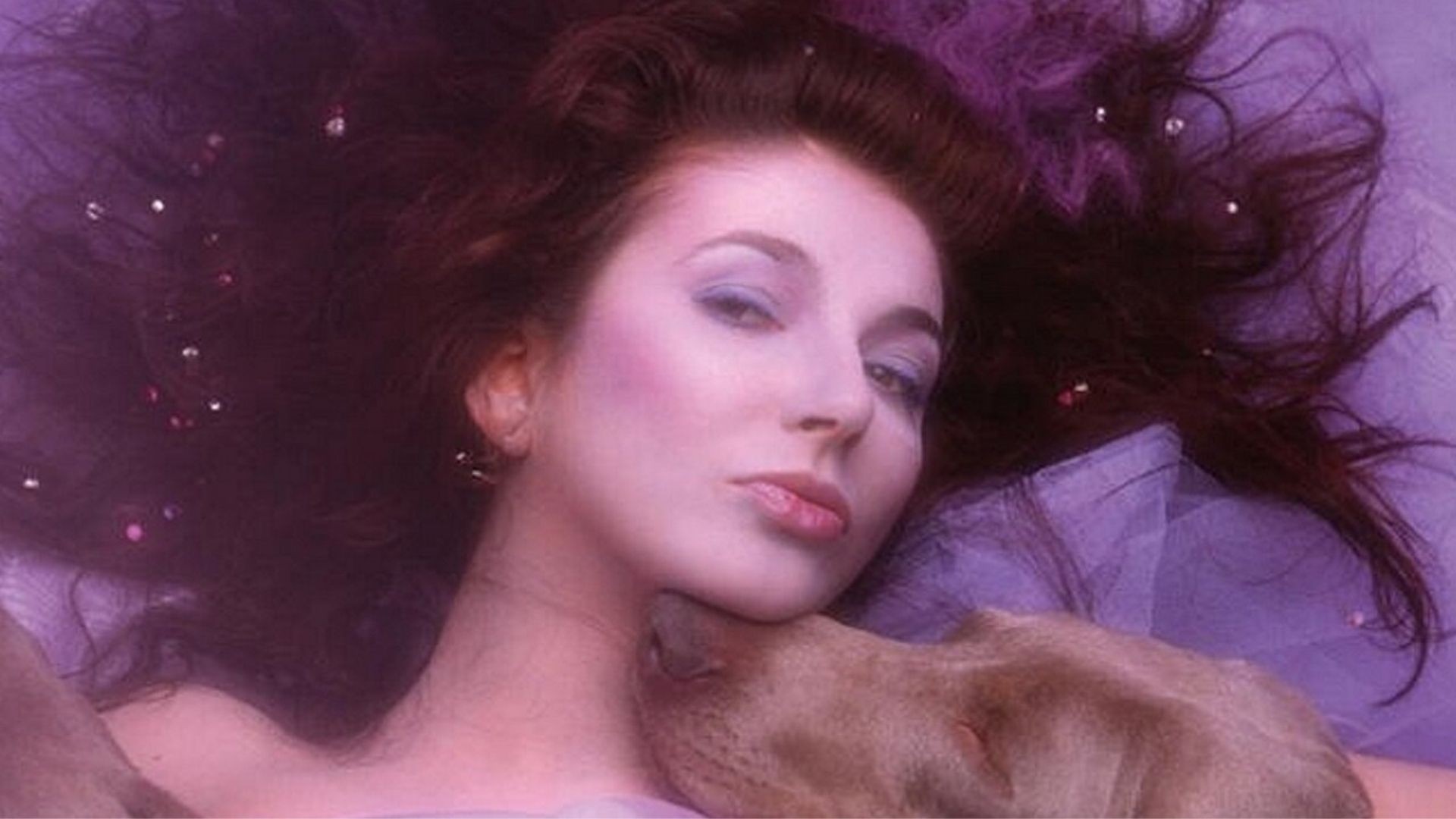 Kate Bush volta às paradas com 'Running up that hill' após 37 anos graças a 'Stranger things'