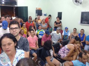  População ocupa Câmara de Macambira  (Foto: Ricardo Alves/Prefeito de Macambira)