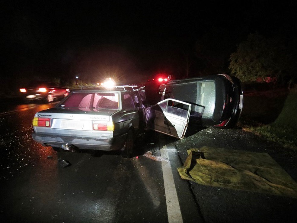 Uma pessoa morreu e outras três ficaram feridas em Junqueirópolis (SP) — Foto: Jorge Zanoni