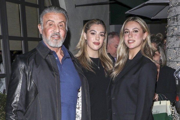 Sylvester Stallone e as filhas Sistine Stallone e Sophia Stallone (Foto: Grosby Group)