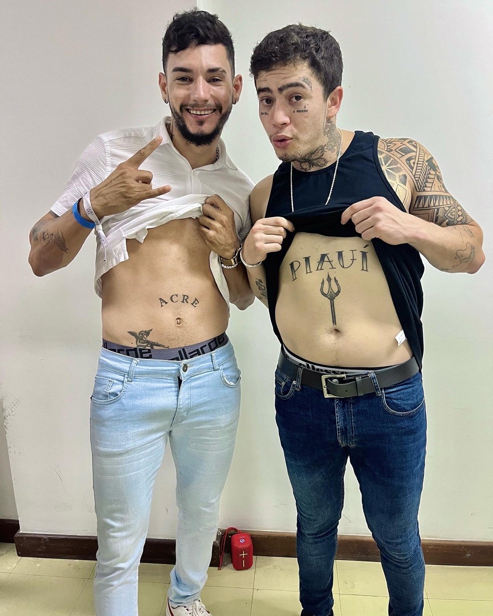 Assim como o ídolo, Luiz tatuou o nome do estado na barriga  — Foto: Arquivo pessoal 