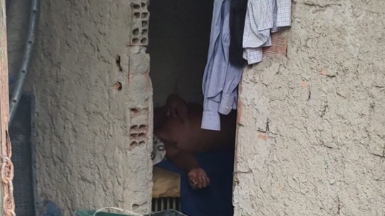 Homem trabalhava em troca de abrigo e comia lavagem dada a porcos em Nova Iguaçu