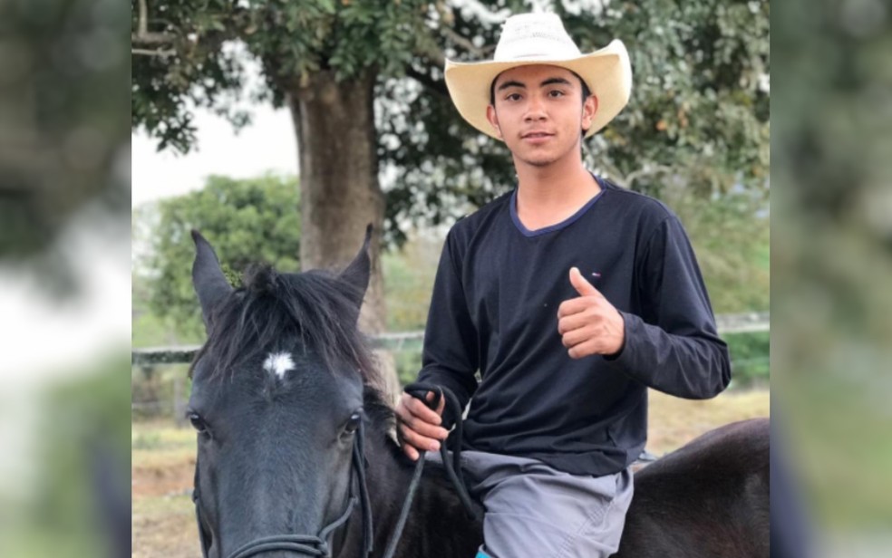 Pedro Henrique Ribeiro Faria a cavalo em Jaraguá, Goiás — Foto: Reprodução/Redes Sociais