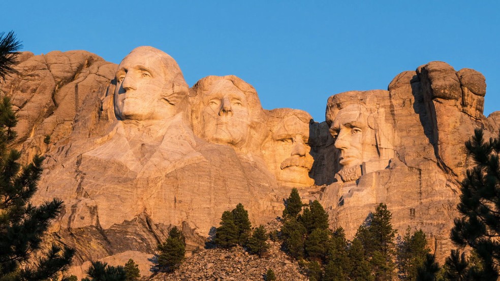 Monte Rushmore traz as faces de quatro presidentes americanos esculpidas — Foto: Globo Repórter/ Reprodução
