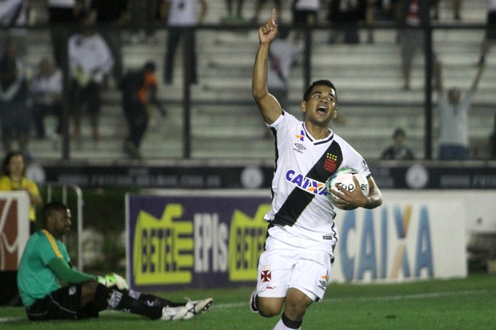 Ederson comemoração Vasco x Bragantino (Foto: Paulo Fernandes/Vasco.com.br)